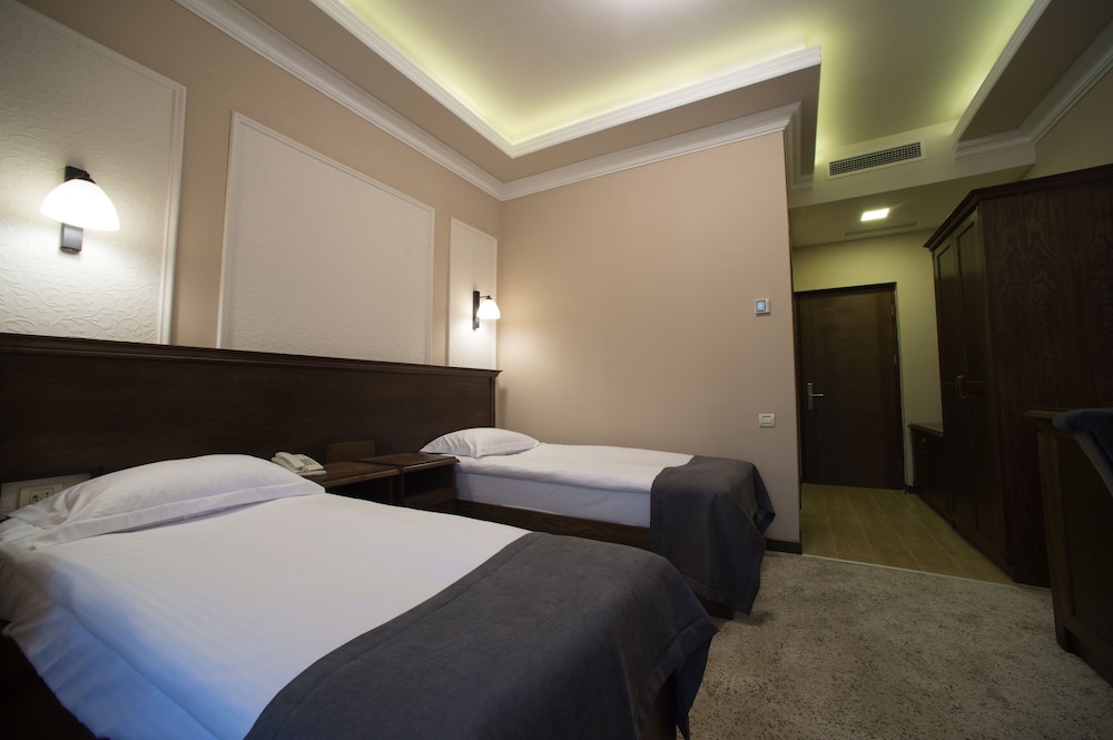 Boulevard Hotel 17/41