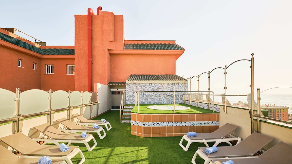 Fenix Torremolinos Hotel – Adults Only 68/72