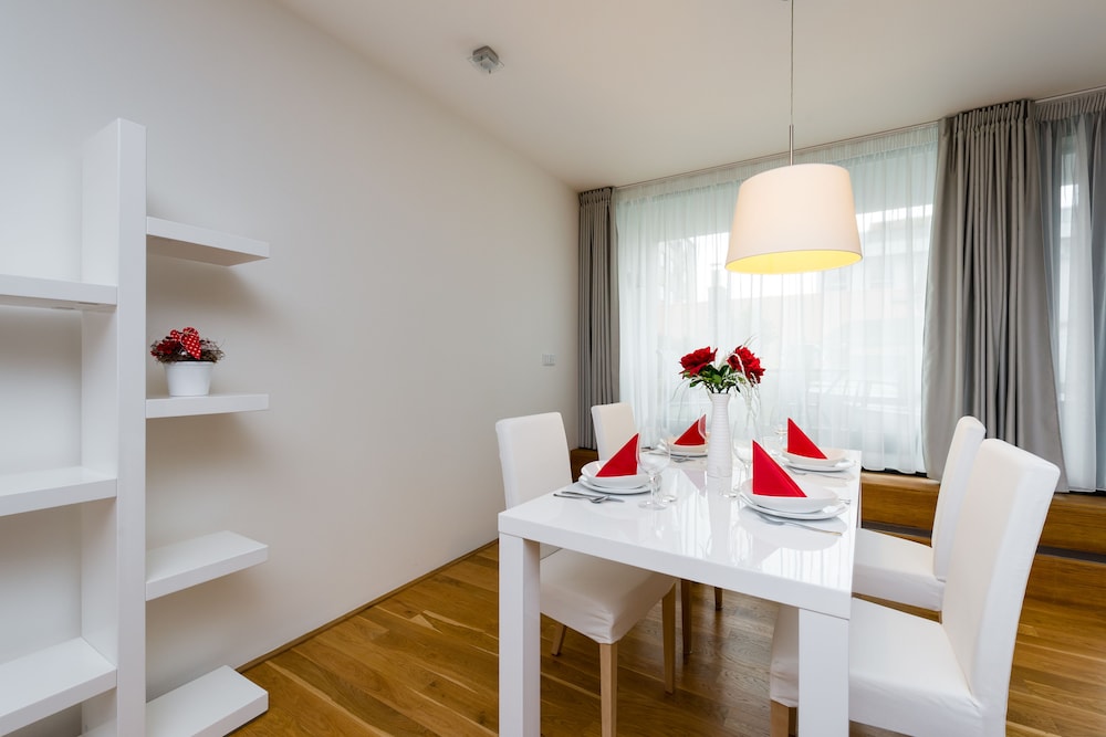 Empirent Apartments 30/50