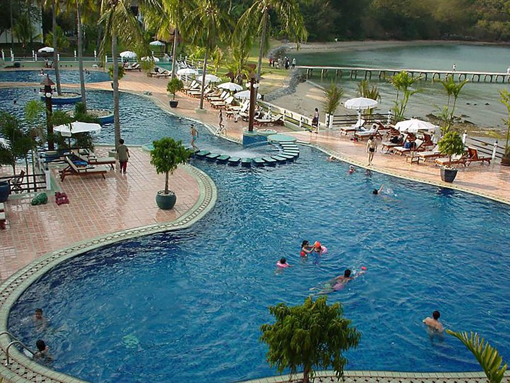 Rayong Resort Hotel 56/65