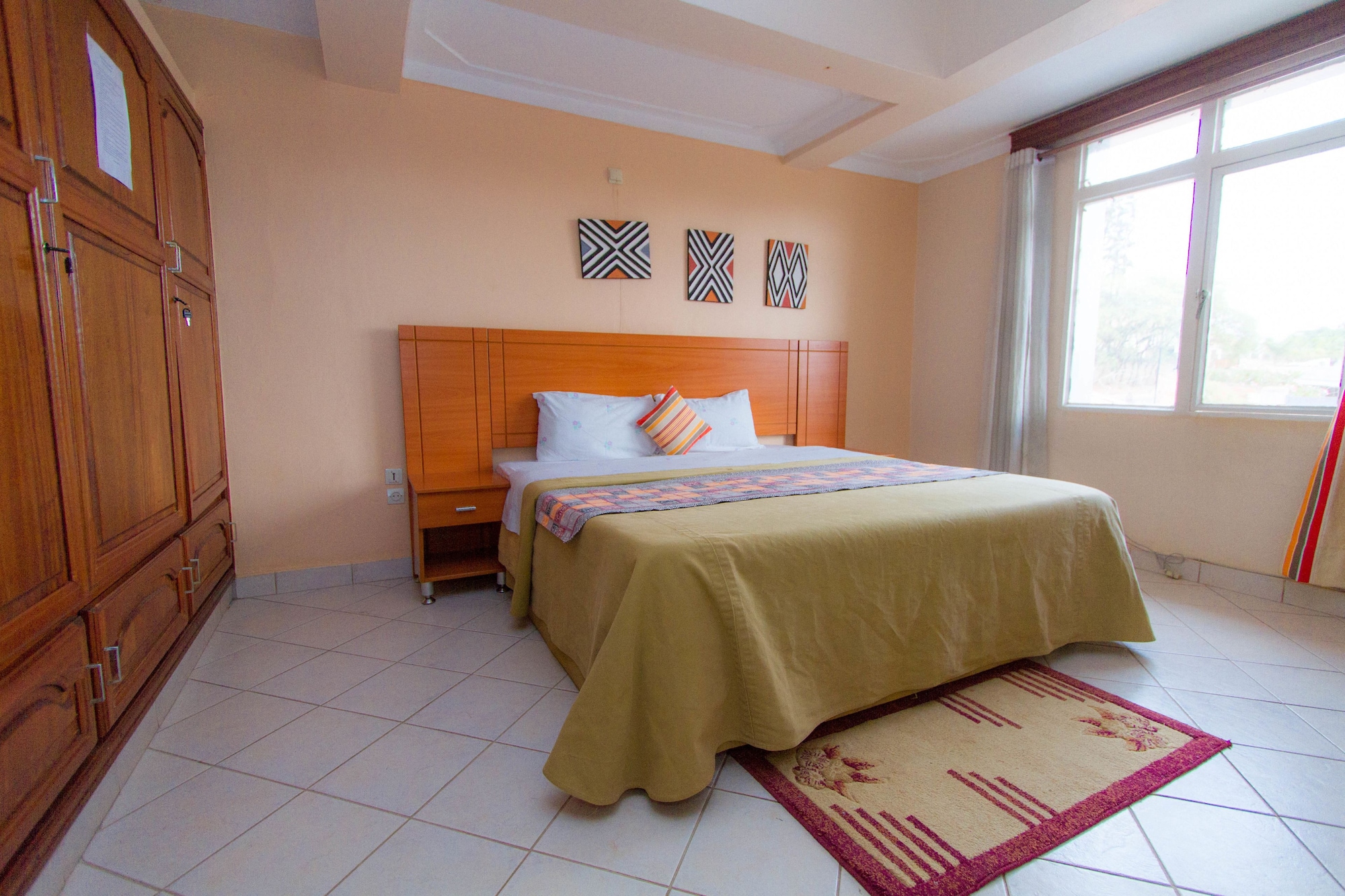 EXECUTIVE, DOUBLE BED