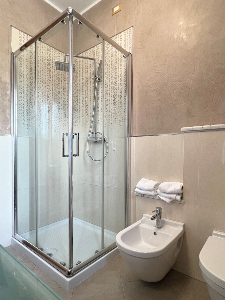 Hotel Villa Tiziana 46/50
