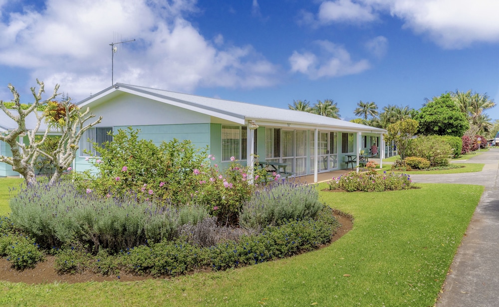 Aloha Apartments 53/61