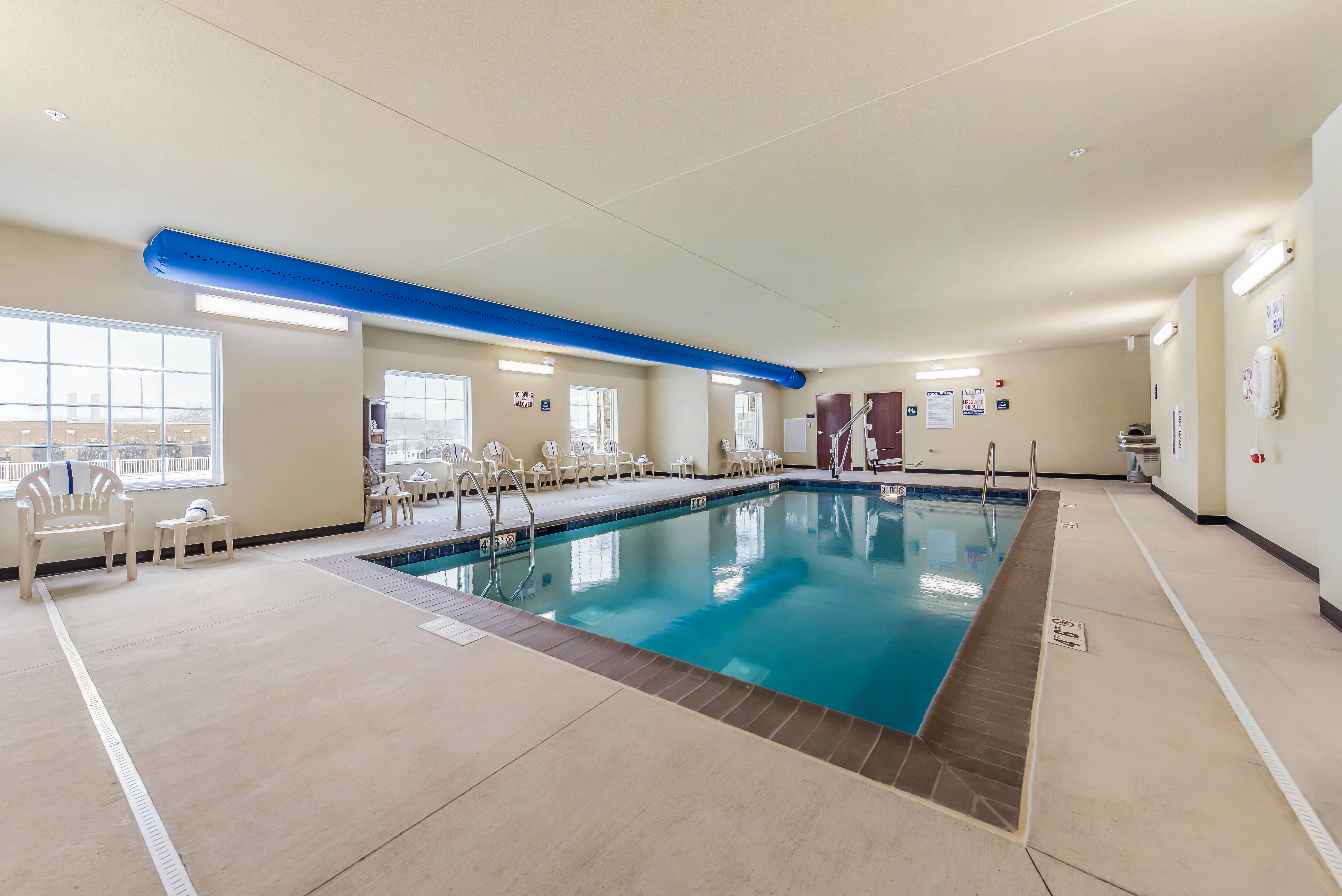 Cobblestone Hotel & Suites - Hutchinson 13/25