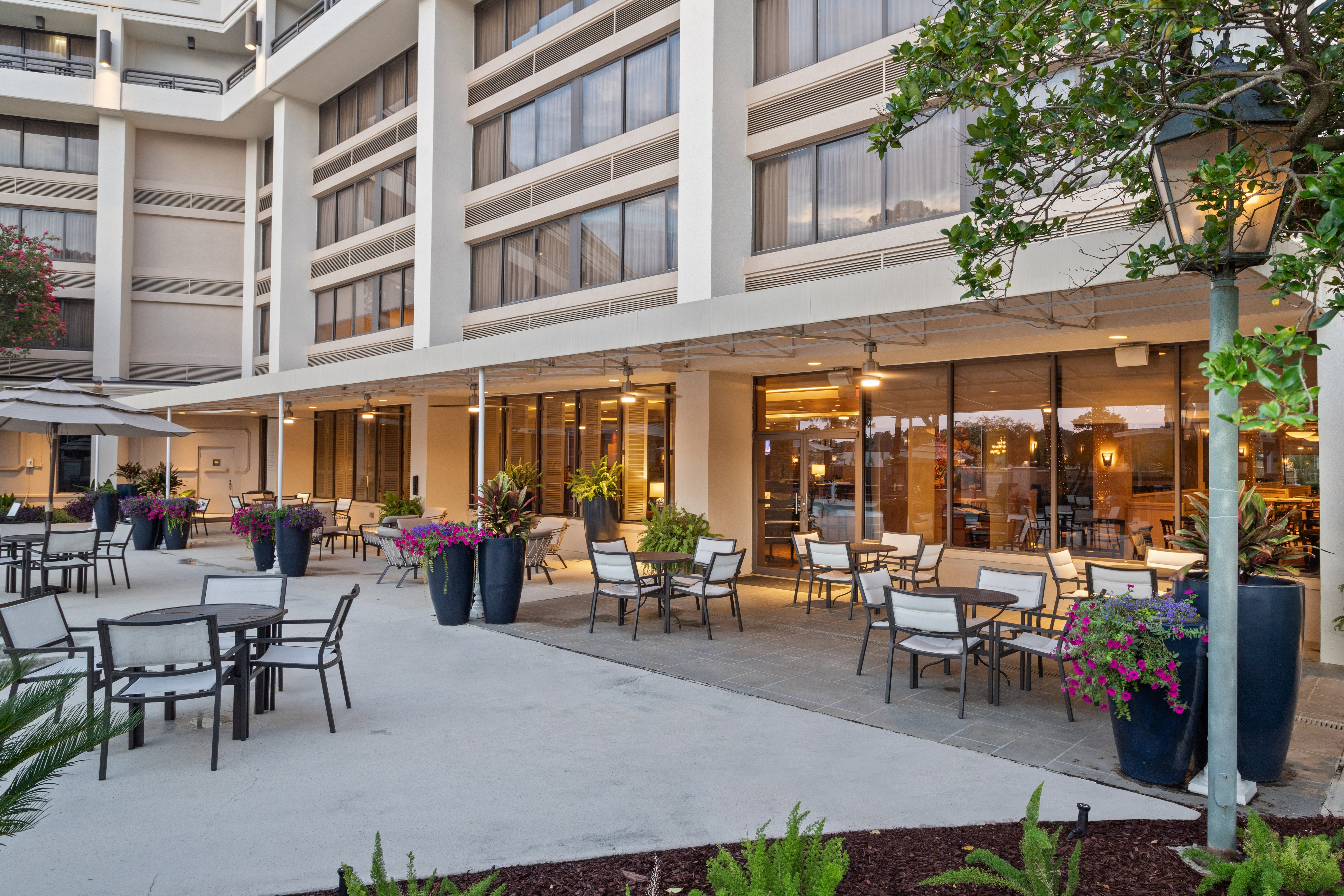 Crowne Plaza Executive Center Baton Rouge, an IHG Hotel 76/79
