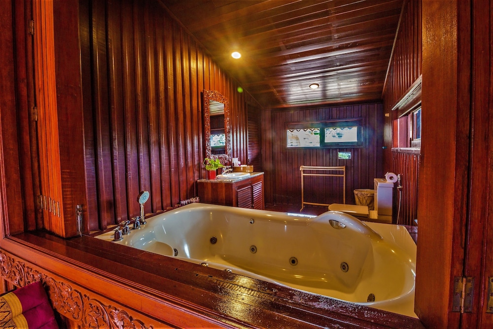 Erawan Villa Hotel 19/50