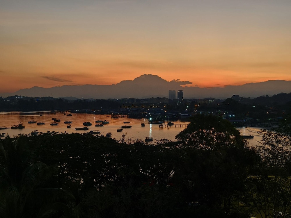 SHANGRI-LA TANJUNG ARU, KOTA KINABALU 75/77