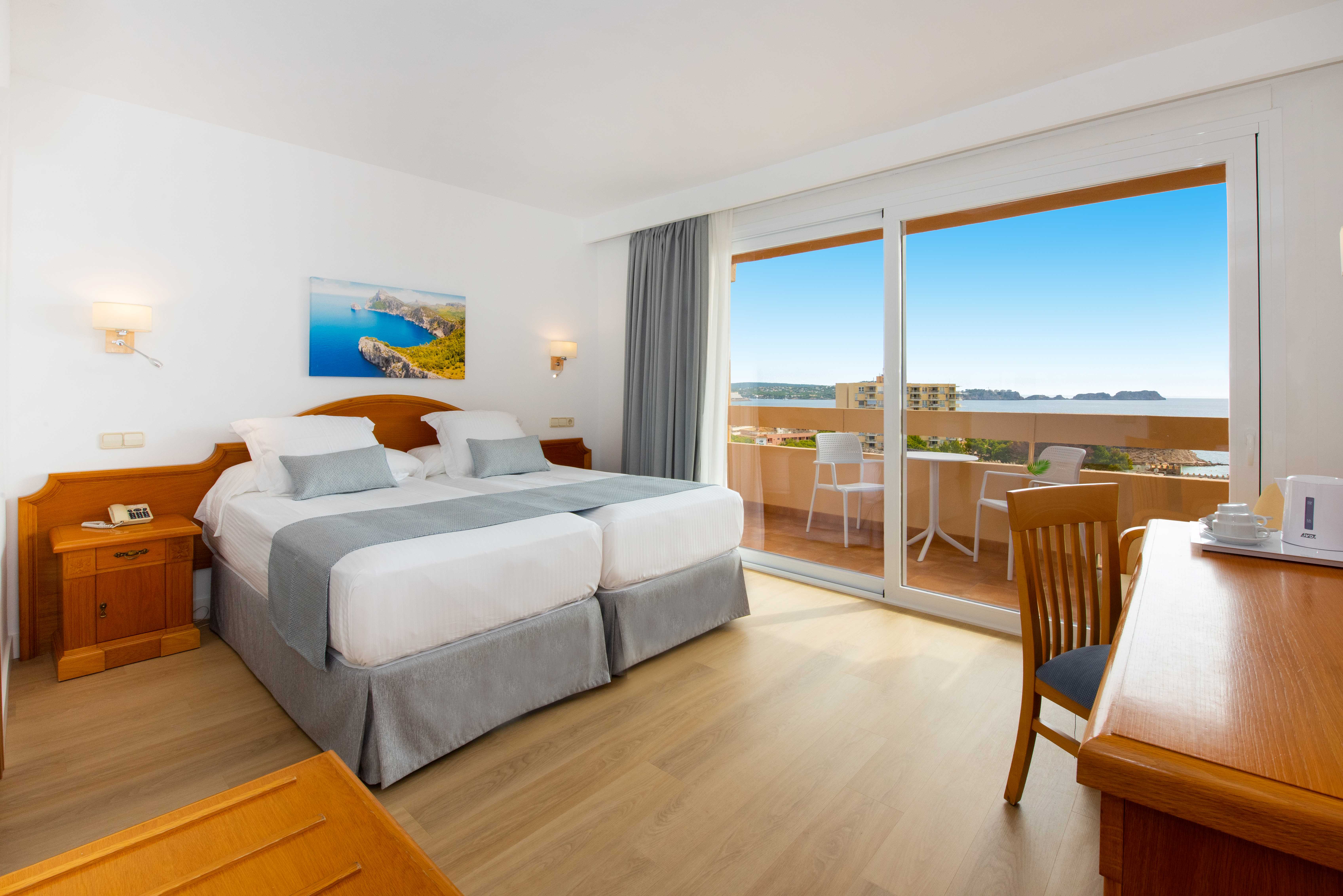 SUPERIOR, DOUBLE BED, SEA VIEW, BALCONY