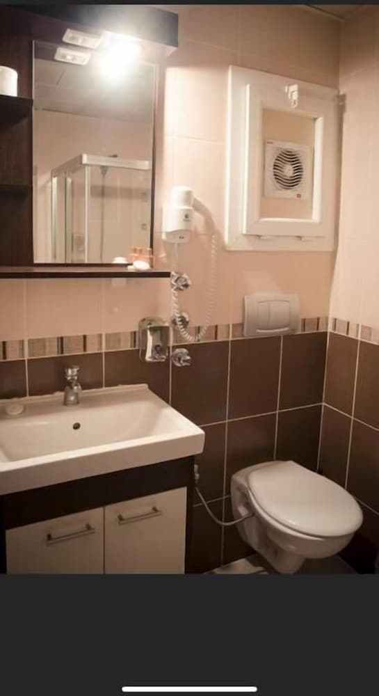 Yayla Hotel 47/49