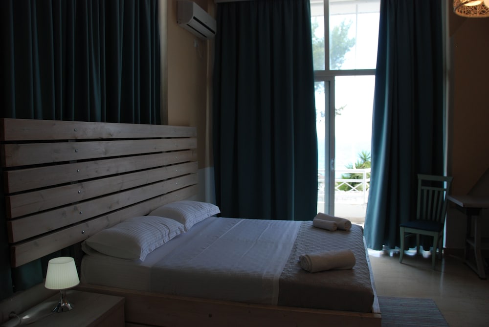 Hotel Saranda 37/79