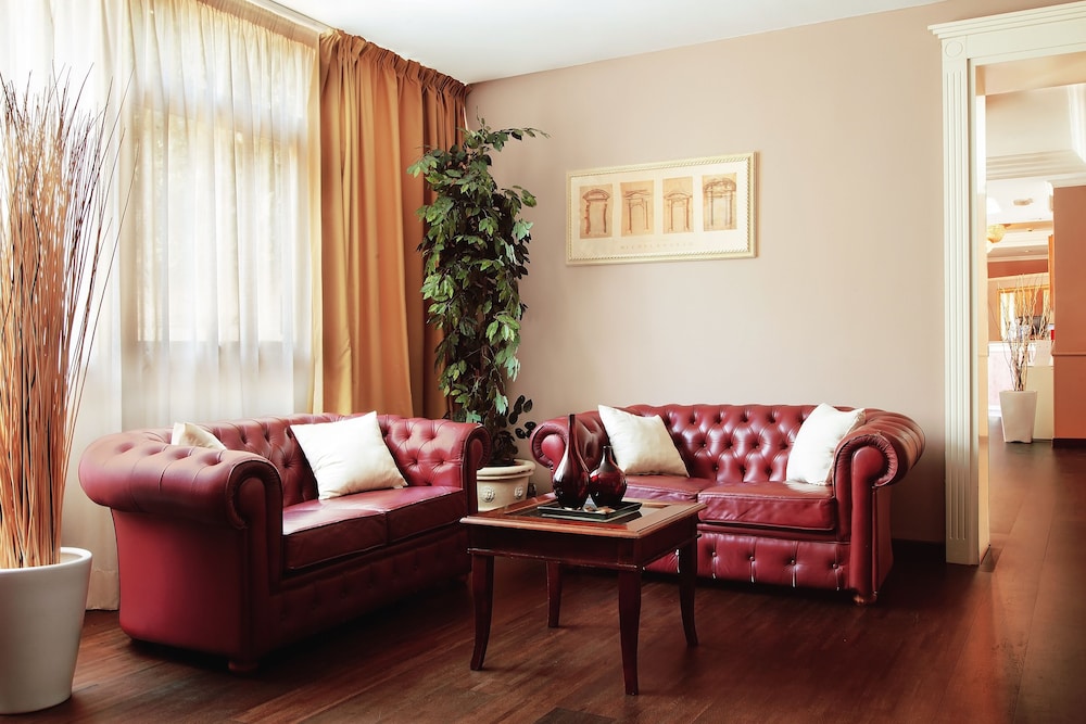 C Hotels Club House 26/38