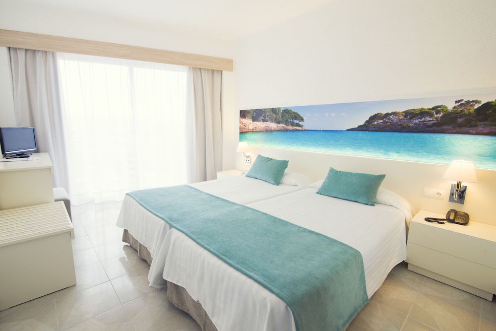 Azuline Hotel Bahamas and Bahamas II 24/65