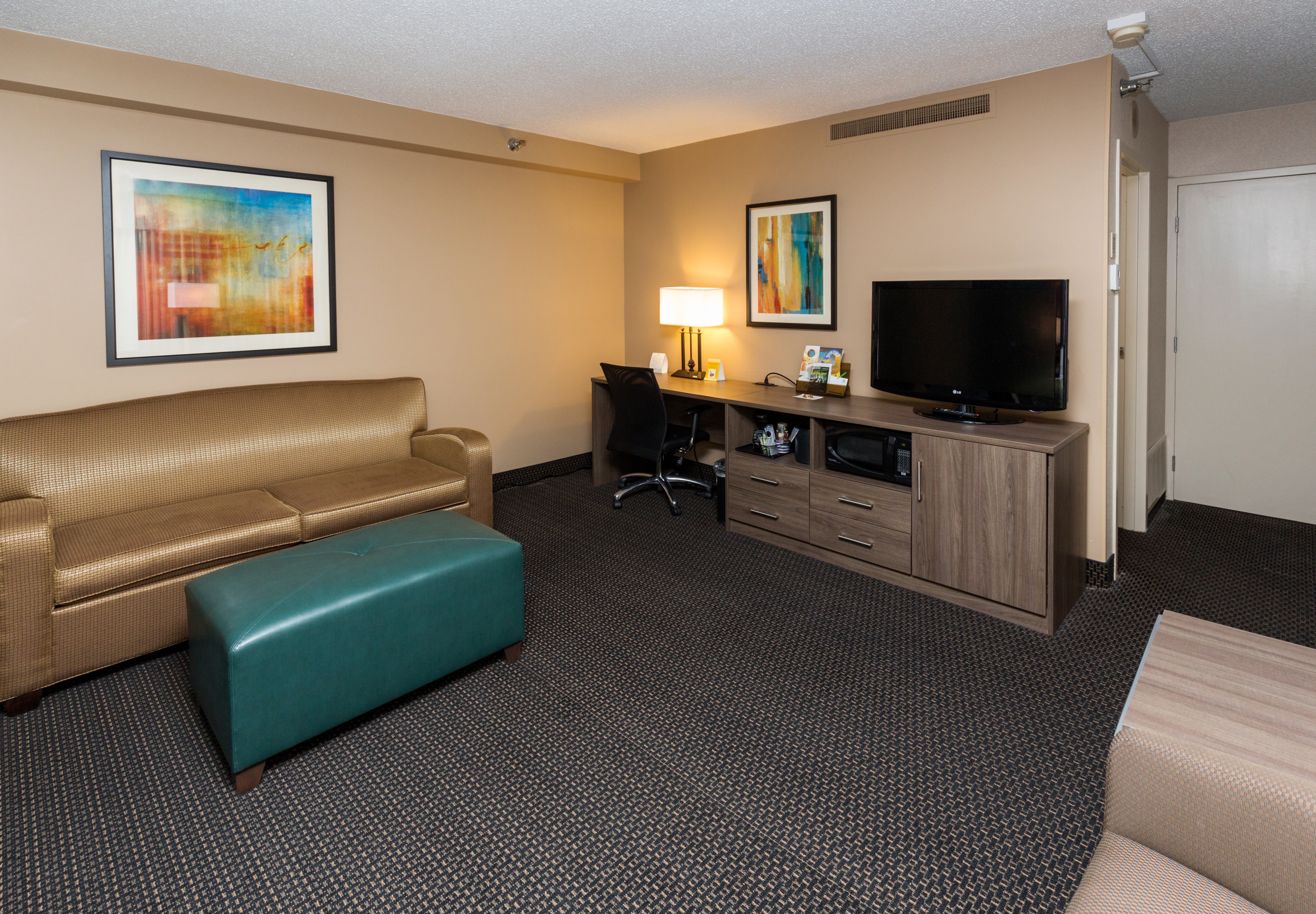 Holiday Inn Des Moines Downtown-Mercy Area 9/21