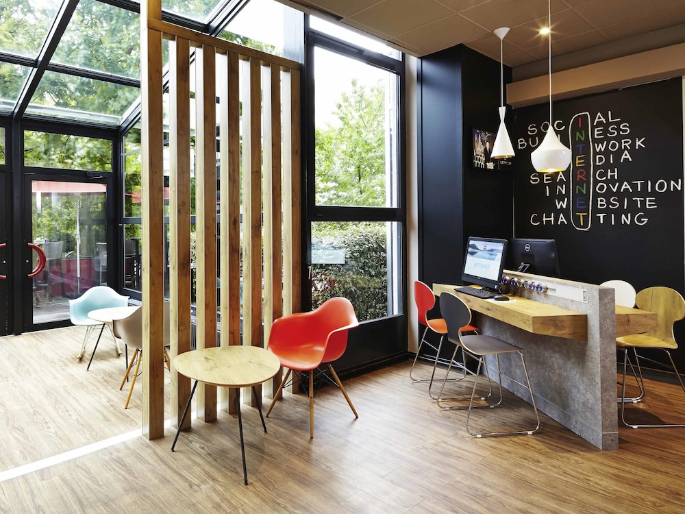 Ibis Marne La Vallee Champs 7/57