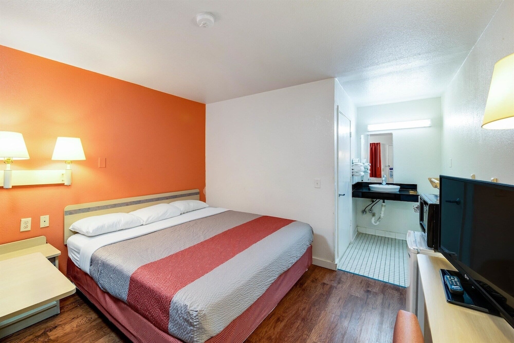 Motel6 Greenville, TX 16/45