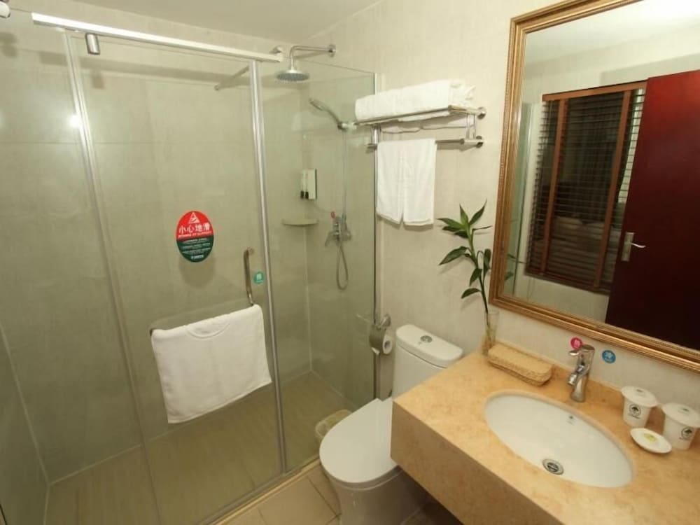 GreenTree Inn Shanghai Songjiang WanDa Plaza RonGMEi Road Express Hotel 17/20
