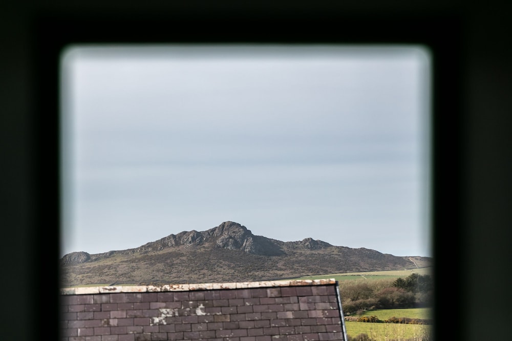 Penrhiw Hotel 46/50