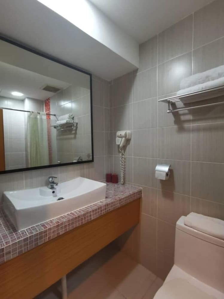 2 Inn 1 Boutique Hotel &amp; Spa 35/38