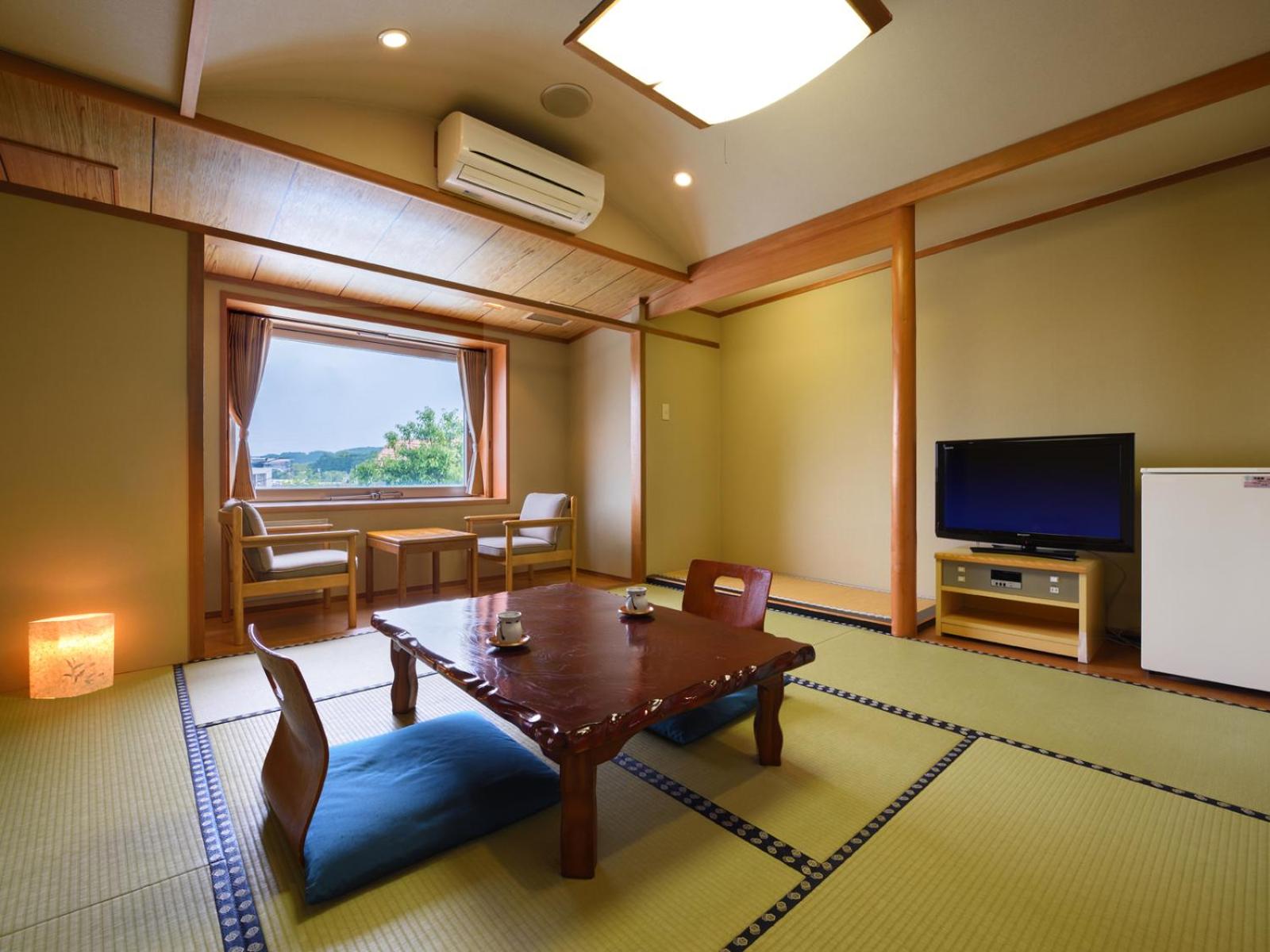 Iwaki Yumoto Onsen Hotel Palm Spring 23/25
