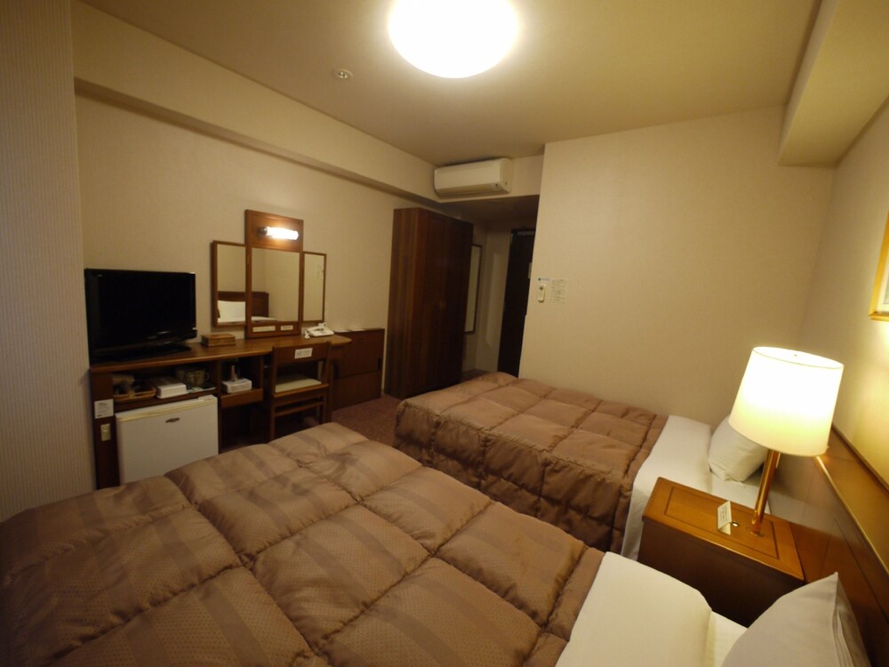 Hotel Route-Inn Mikawa Inter 8/33