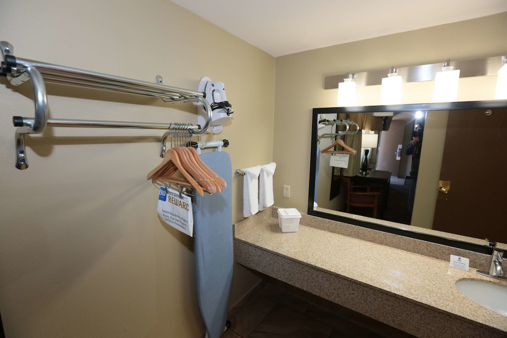 Best Western Weston Inn 4/29