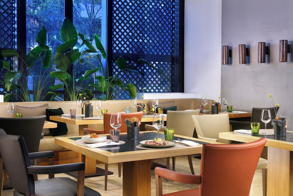 Milan Suite Hotel 52/62