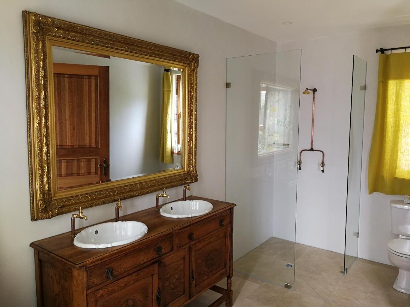 Bakovenbay Luxury Suites 19/19