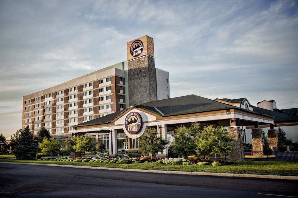 Akwesasne Mohawk Casino Resort 2/36