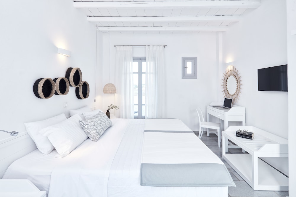 Mr Mrs White Paros 20/76