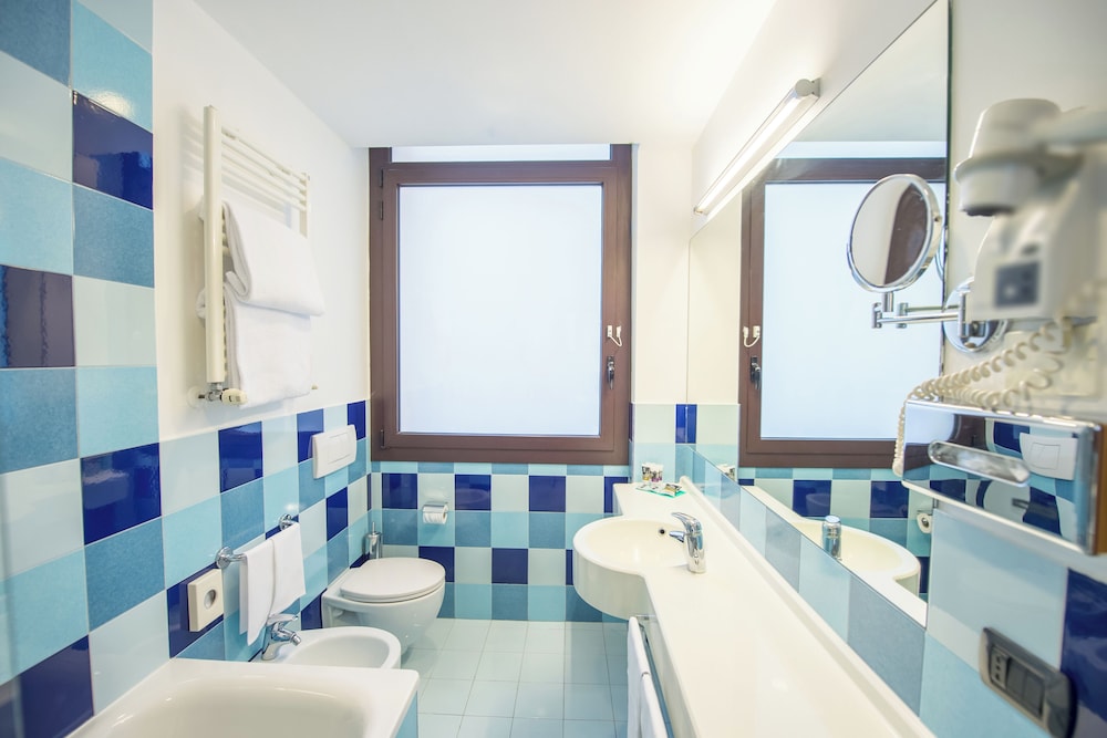 Mercure Roma Piazza Bologna 76/76