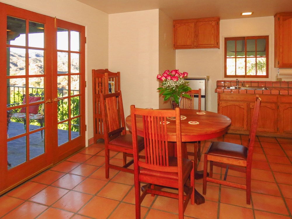 Topanga Canyon Inn Bed and Breakfast 27/49