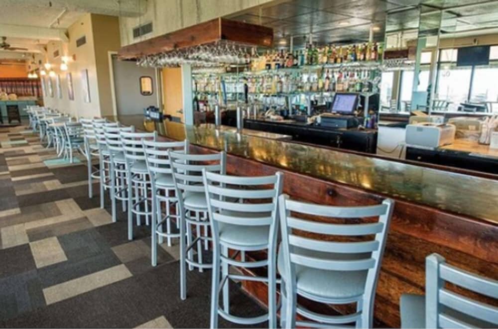 Ramada Plaza by Wyndham Virginia Beach Oceanfront 37/50