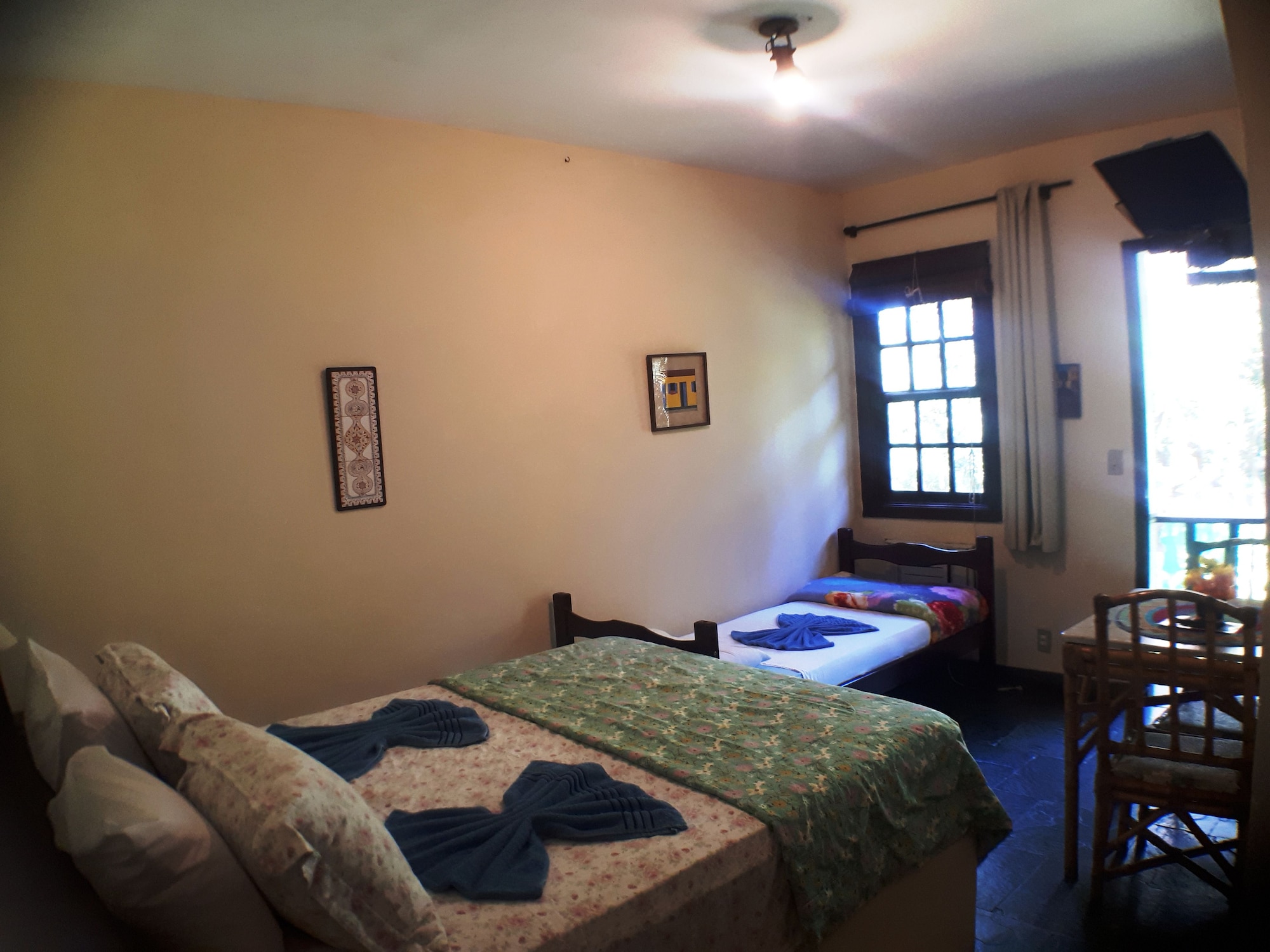 ROOM, TRIPLE, DOUBLE BED