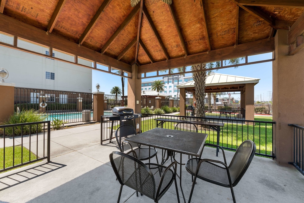Extended Stay America Suites Houston - IAH Airport 38/62