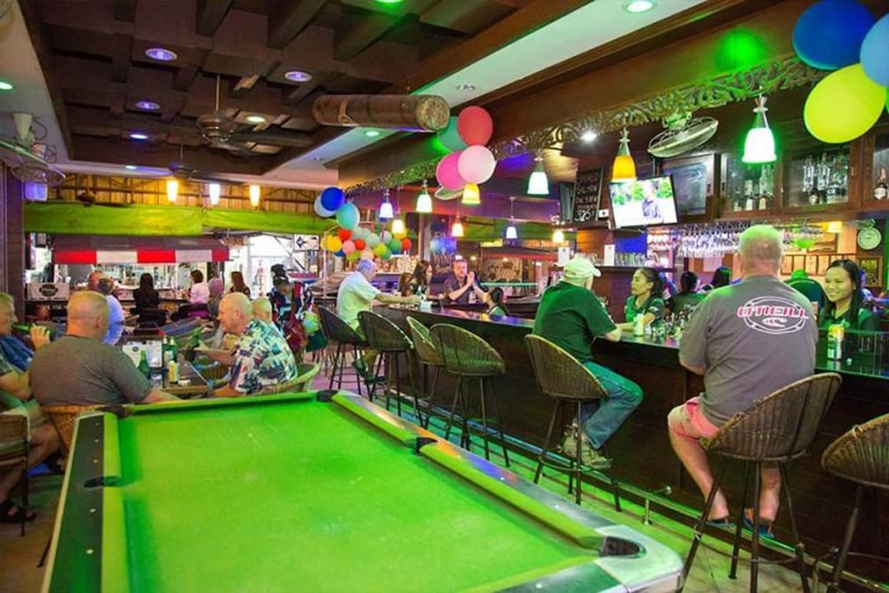 Harrys Hotel Bar & Restaurant 36/45