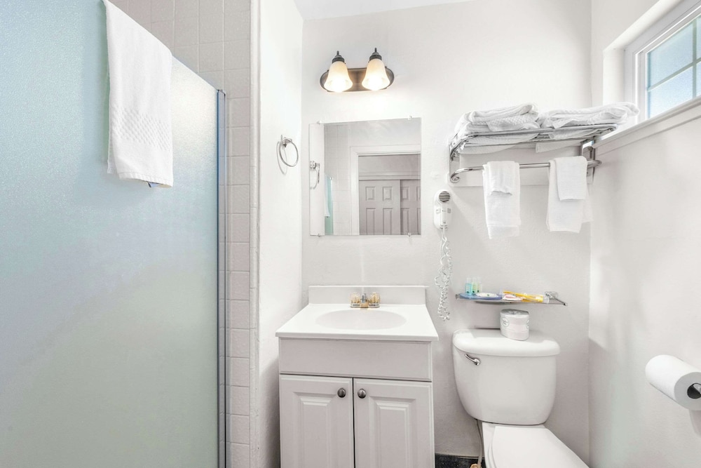 Quality Inn and Suites Jackson CA 43/45