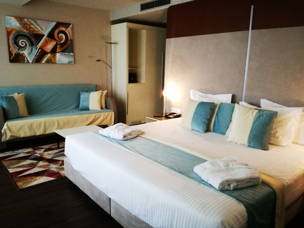 GRANDE HOTEL DA POVOA 4/28