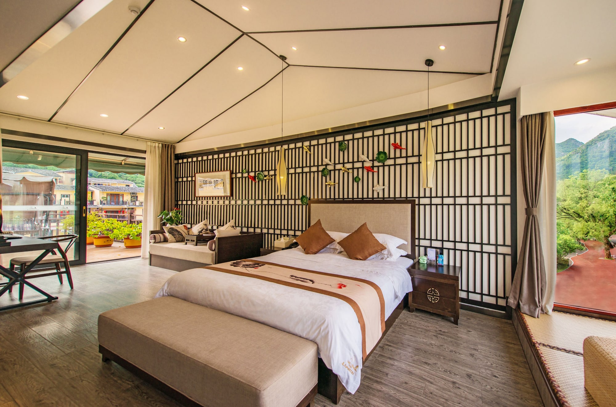 1 BEDROOM, PANORAMIC, DOUBLE BED, HILL VIEW, BATHTUB