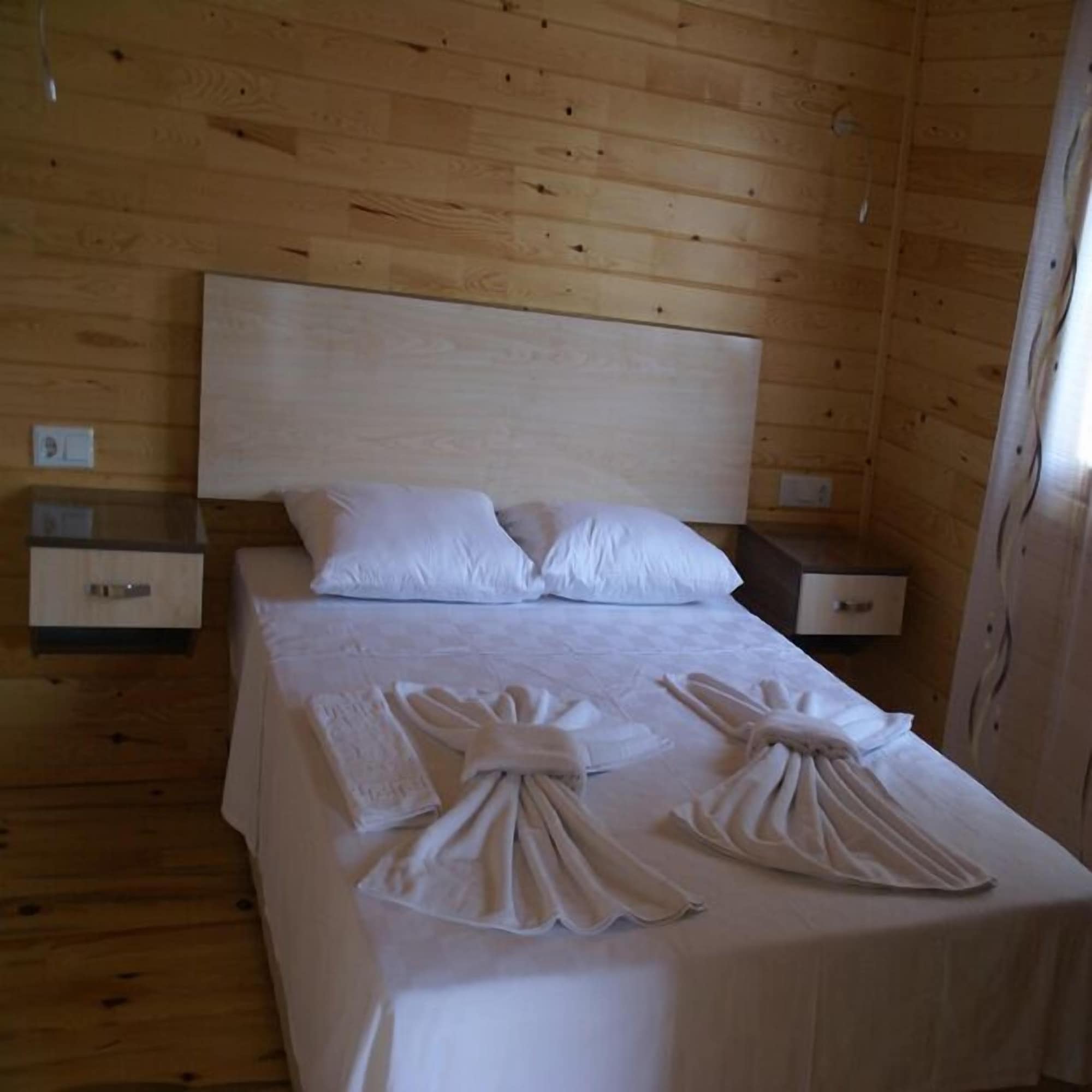 بنغل بسرير مزدوج وسريرين منفصلين، Maji Village 4/6