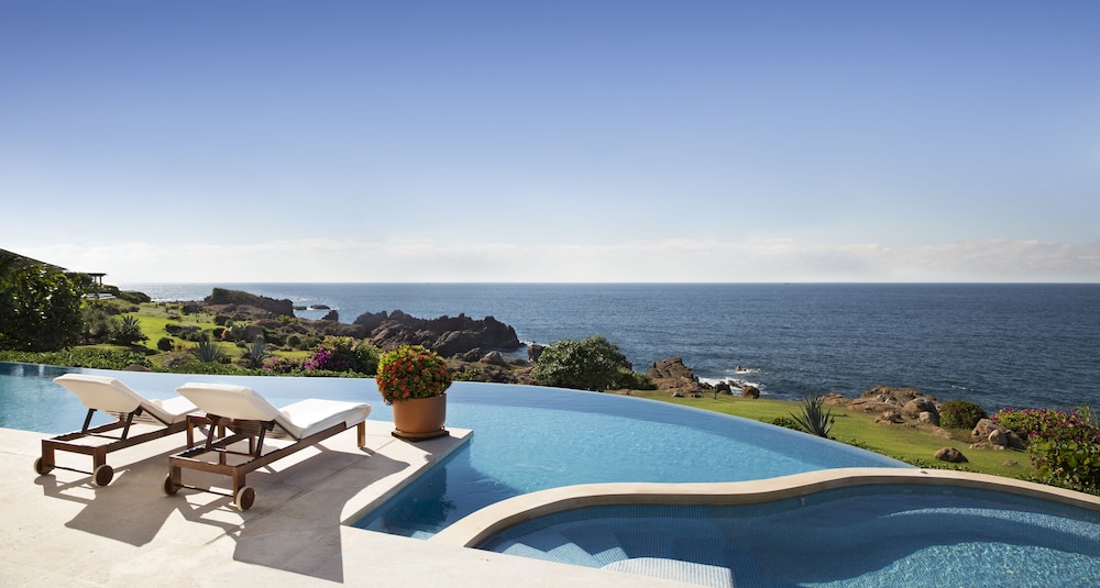 Four Seasons Resort Punta Mita, Mexico 3/85
