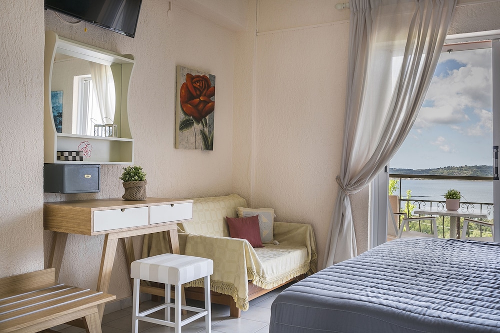 Panorama Fanari Studios Apartments 42/77