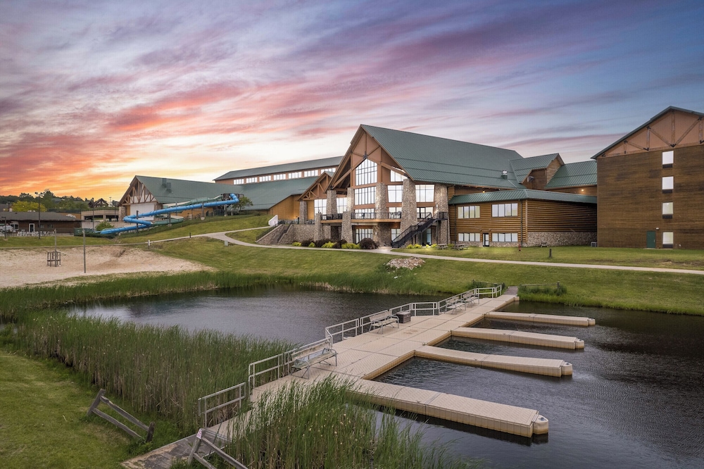 Three Bears Waterpark Resort Near Tomah, an Ascend Collection Hotel 47/50
