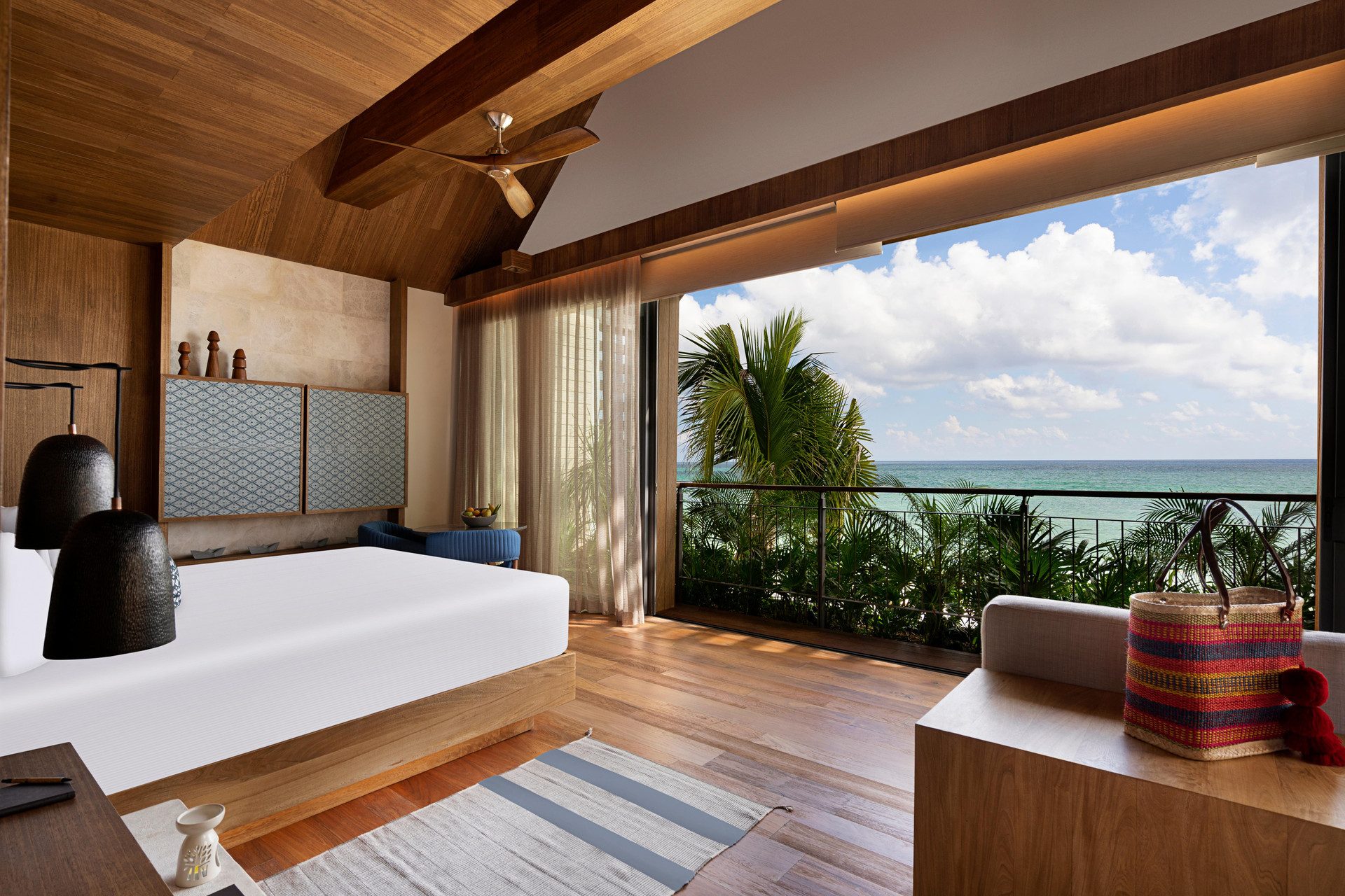 Deluxe, Suite, Double Bed, Sea View