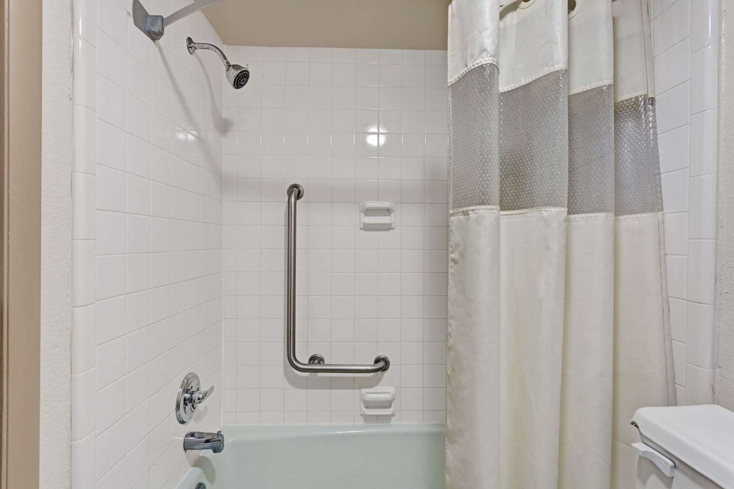 Travelodge By Wyndham Williamsburg Colonial Area 12/13