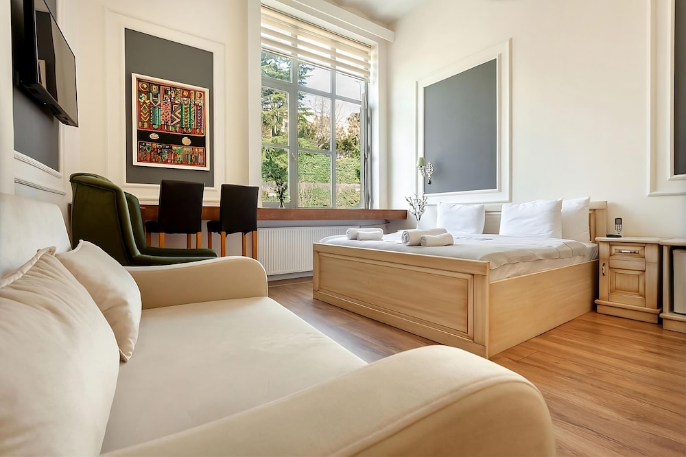 Cezayir Rooms 25/60