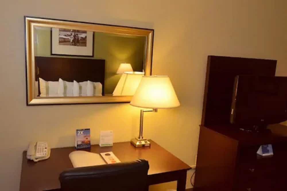 Holiday Inn Fort Myers - Downtown Area an IHG Hotel (ex. The Edison at Midtown) 22/58