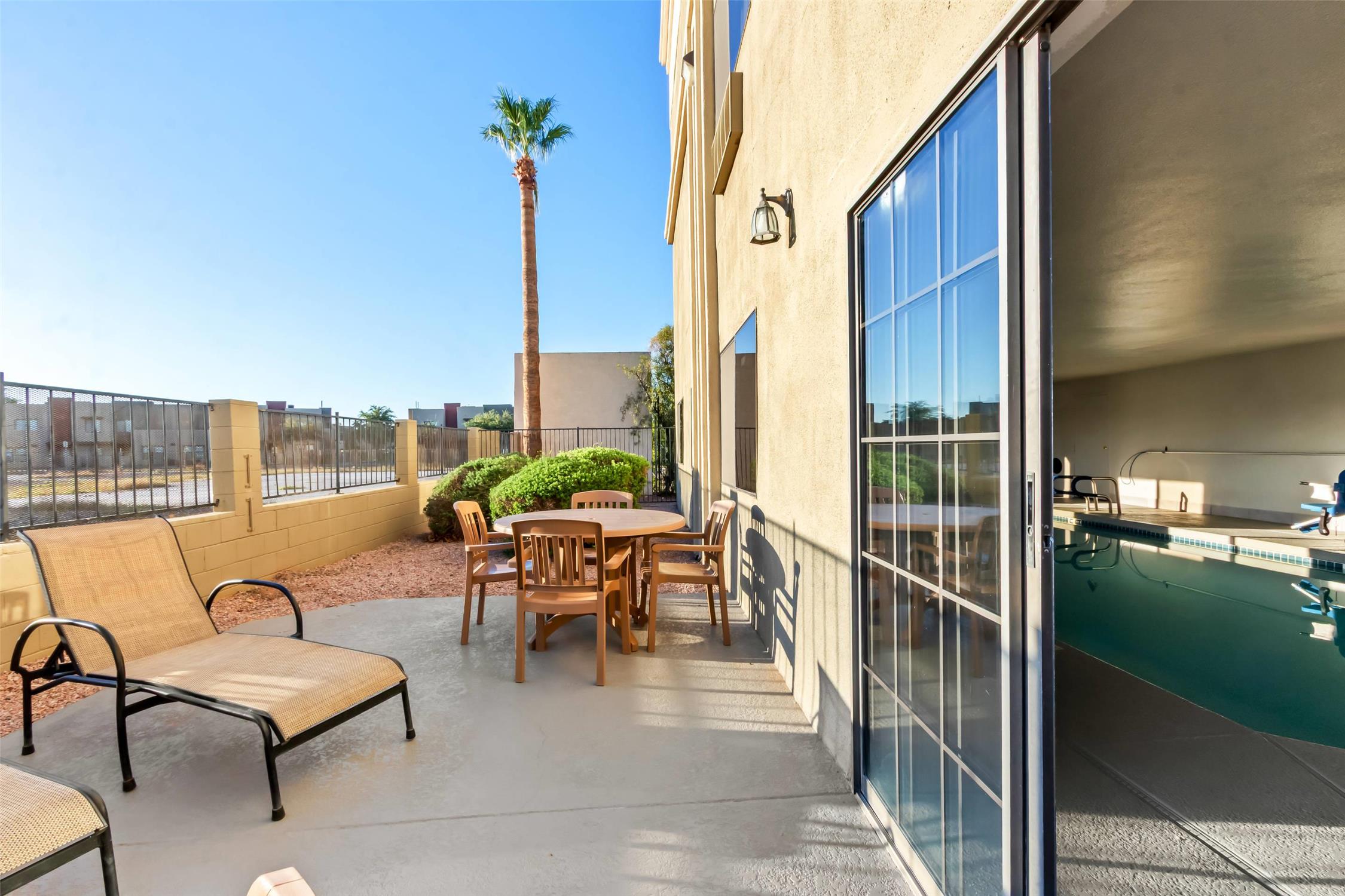 Comfort Inn and Suites Surprise Near Sun City West 26/55