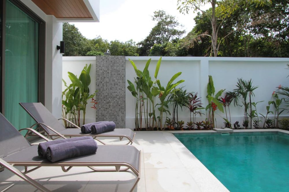 Ya Nui Beach Villas 49/53