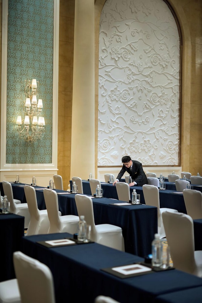 SOFITEL SHANGHAI HONGQIAO 40/50