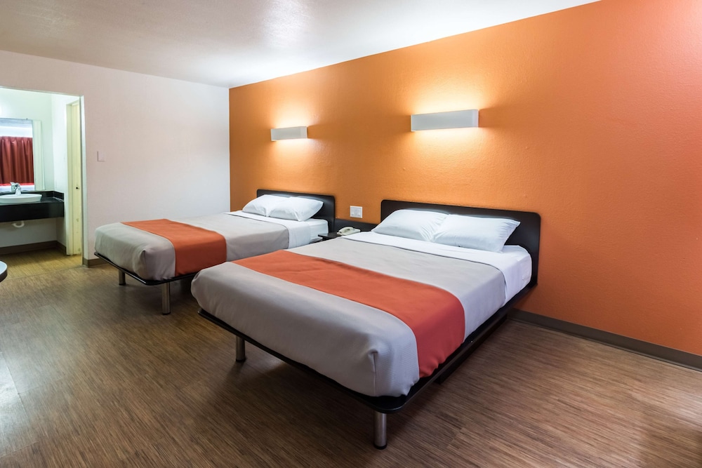 Motel6 Stephenville, TX 28/46